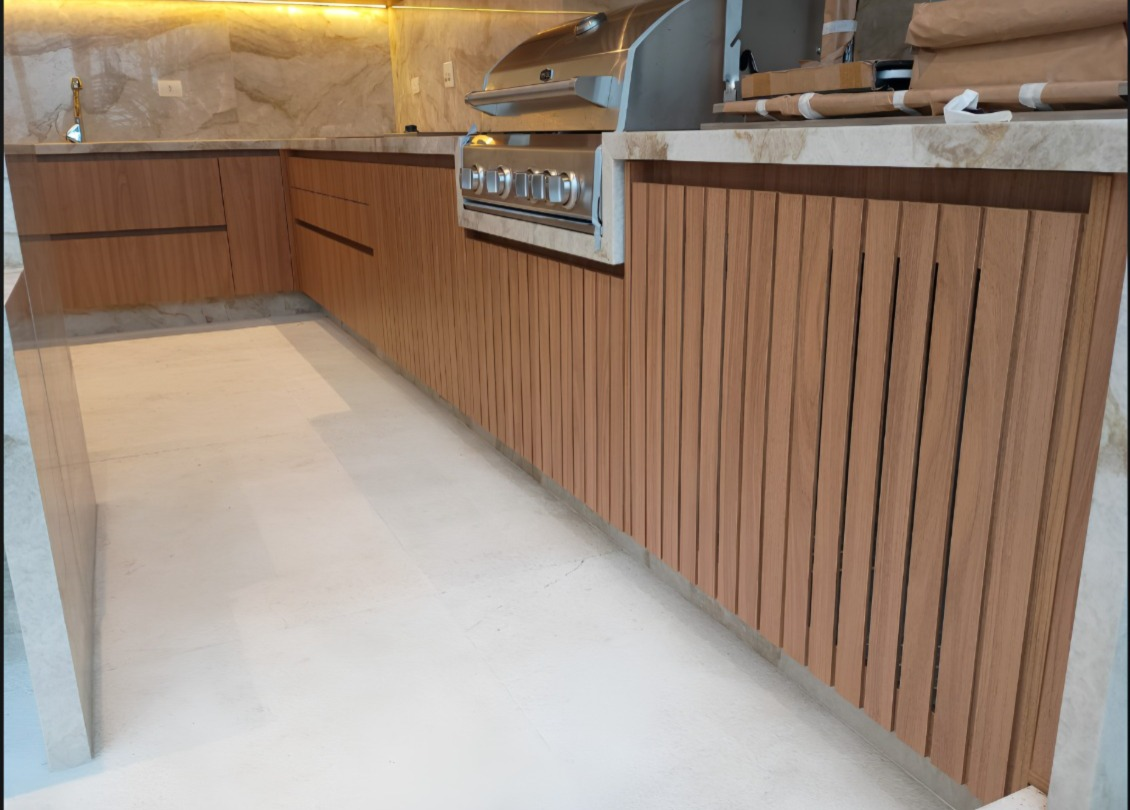 Cozinha Verde Musgo com Torre Técnica — foto 3