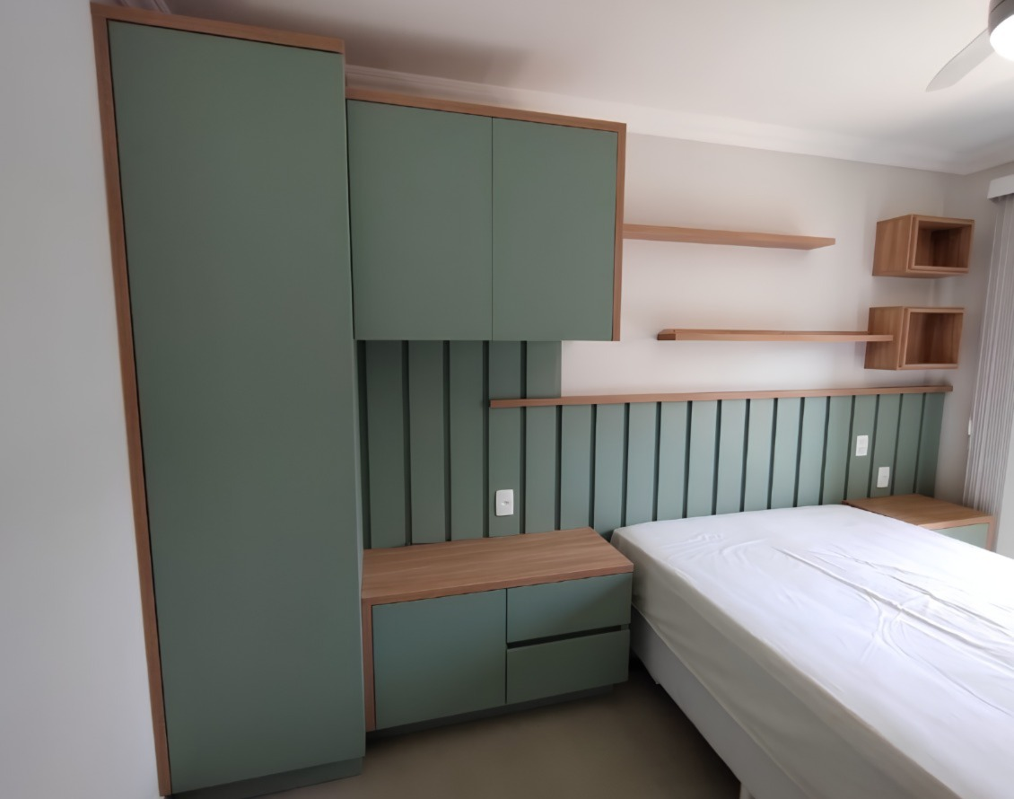 Quarto Planejado — Verde Sage e Freijó